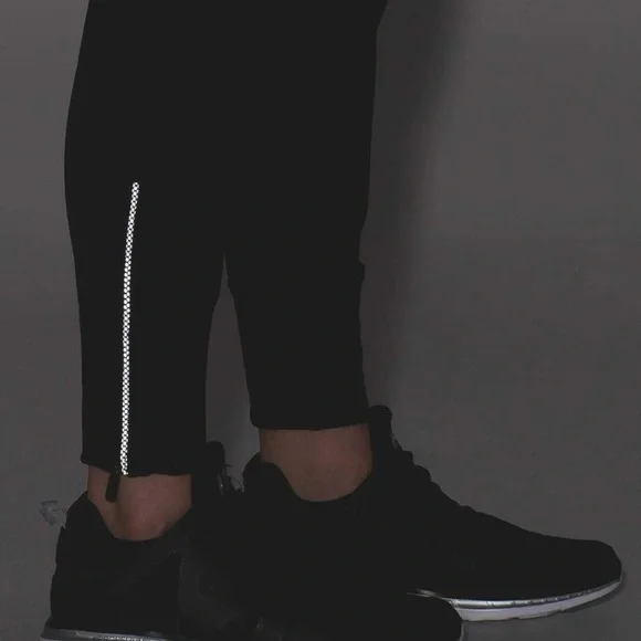 Lululemon Fresh Tracks Pant size 6 - Picture 1 of 5